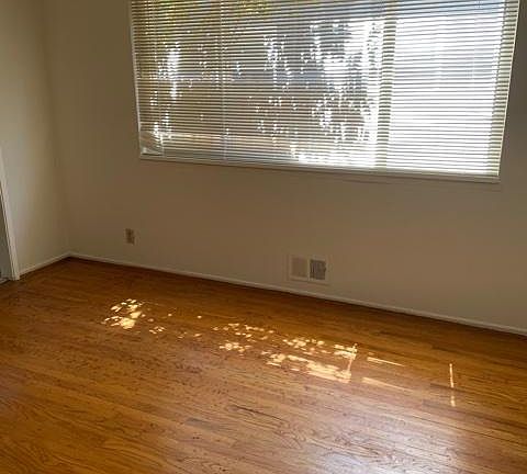 2nd image of 1130 Laurel St #2