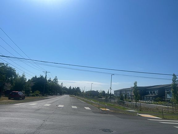 4th image of 523 144th St S