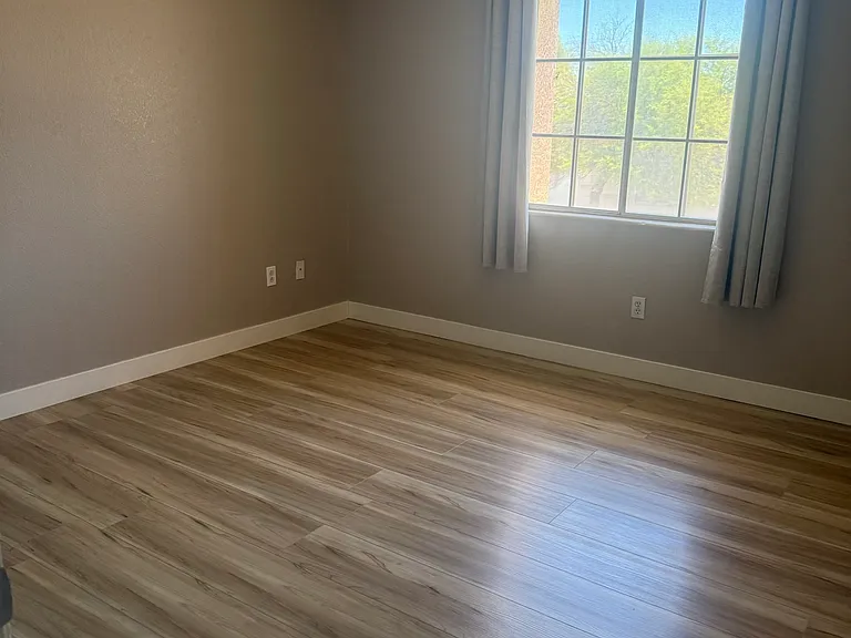 1204 Amber Falls Ln — Photo 1