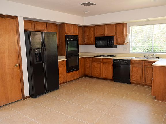 2nd image of 1809 E Harmont Dr