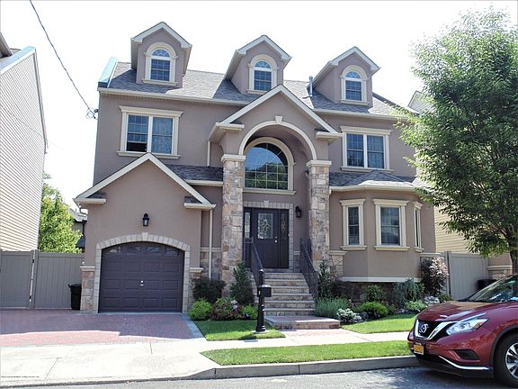 2nd image of 28 Sweetwater Ave