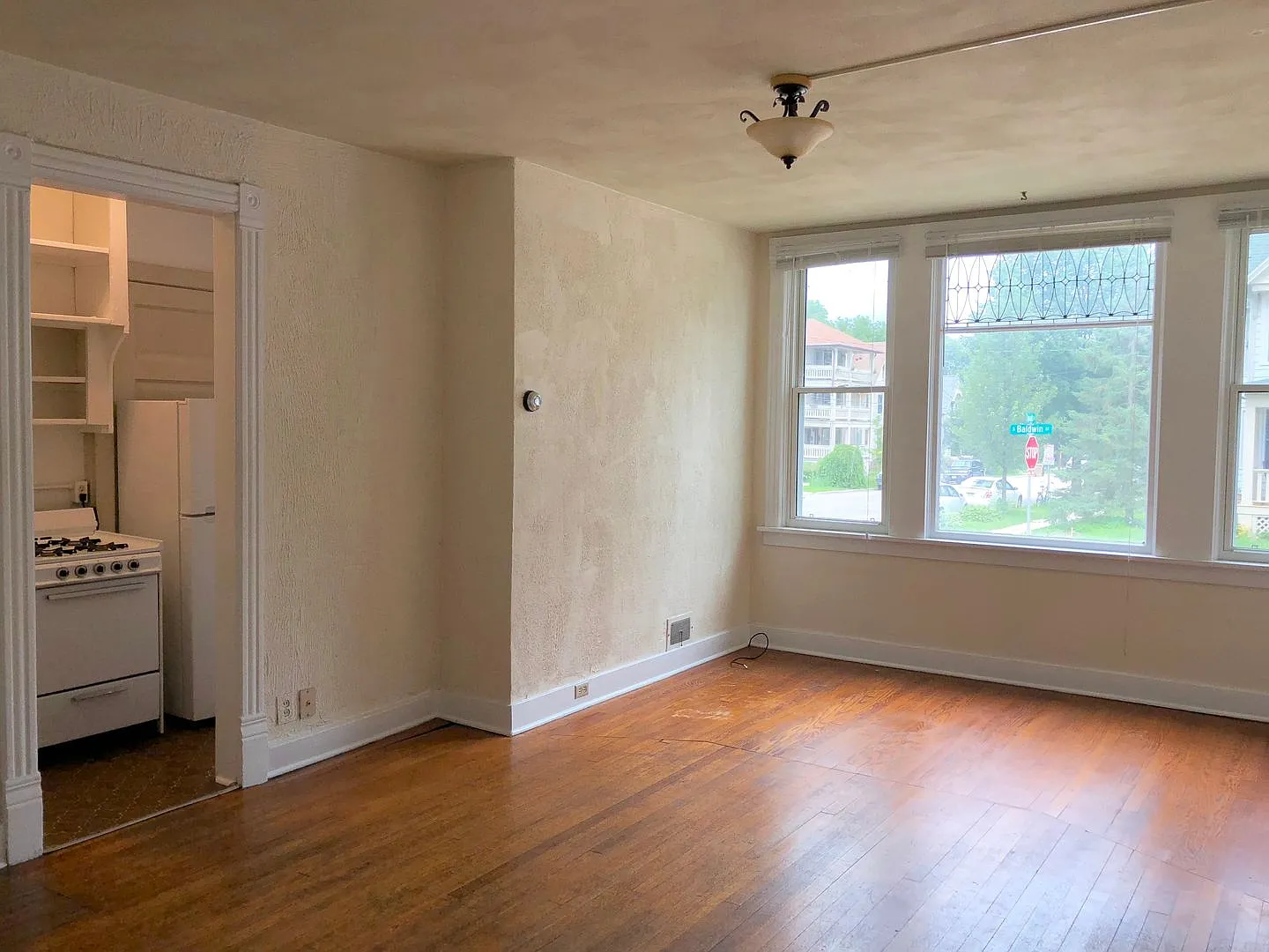 1259 Spaight St — Photo 3