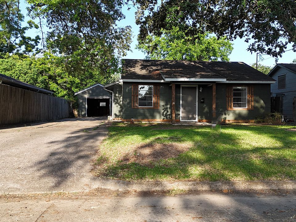 1st image of 1025 McArthur Dr
