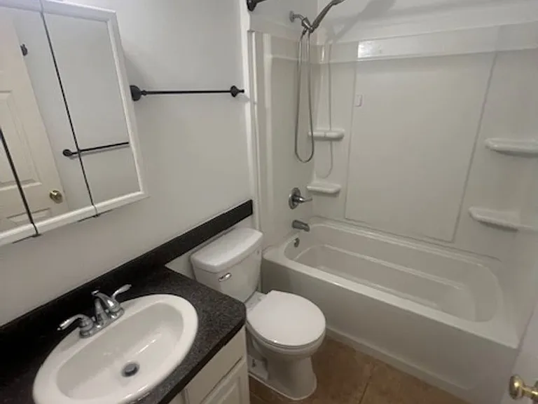 1053 Maiden Ln — Photo 6