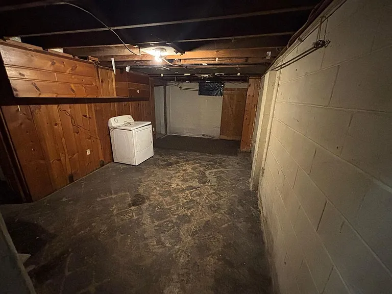 1216 W Mount Hope Ave — Photo 13
