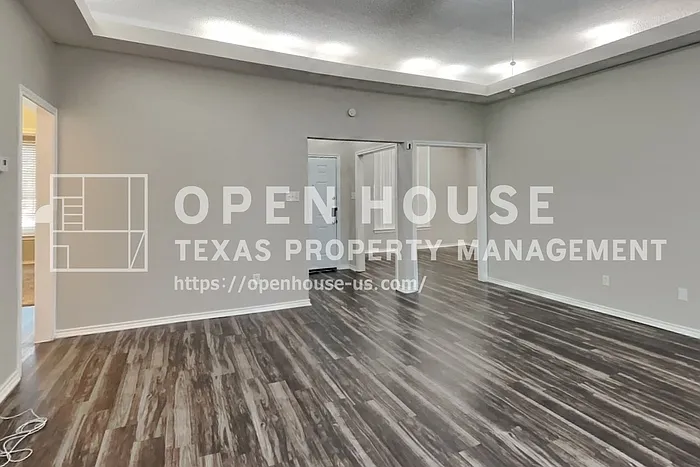 10101 Stoneleigh Dr — Photo 5