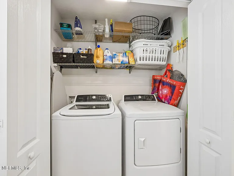 470 Servia Dr — Photo 21