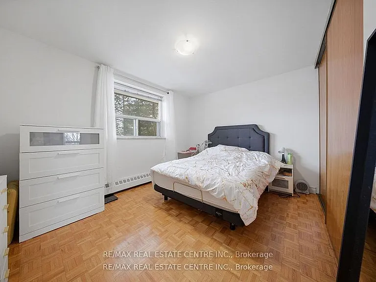 3577 Derry Rd E #207 — Photo 8