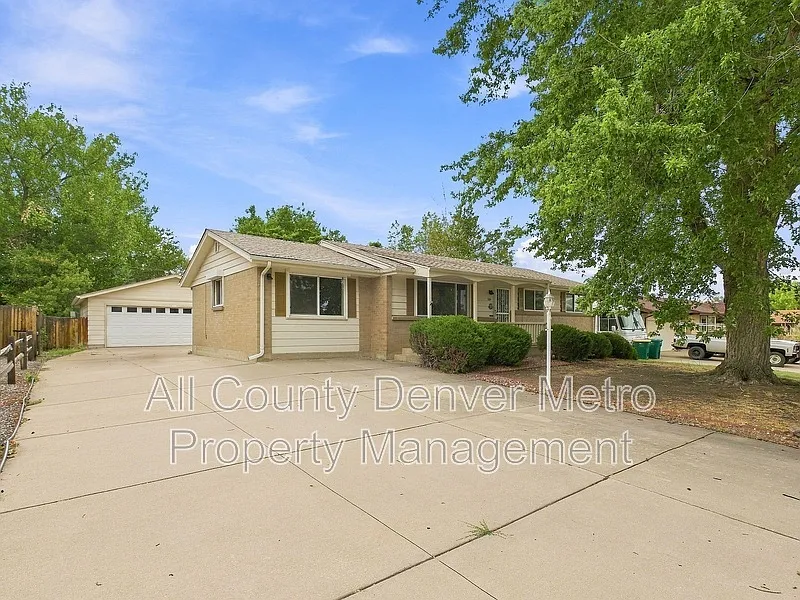 4 bed, 2.0 bath, 2514 sqft, $3,595 — Photo 3