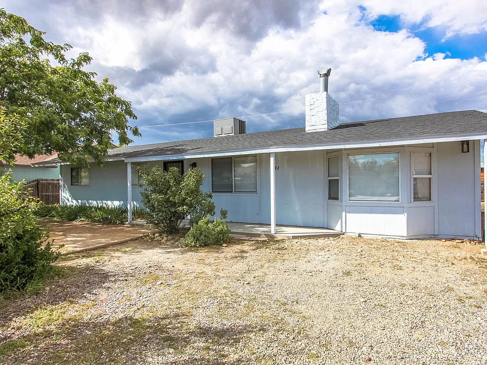 8642 E Apache Dr