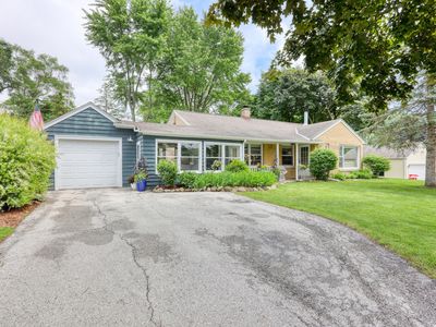 218 Park Crest Dr, Thiensville, WI, 53092