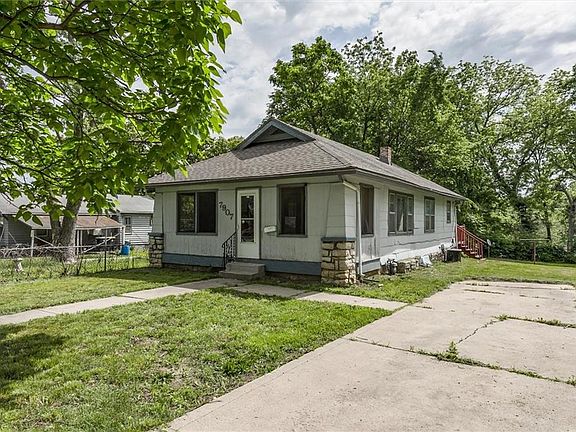3rd image of 7907 Chestnut Ave