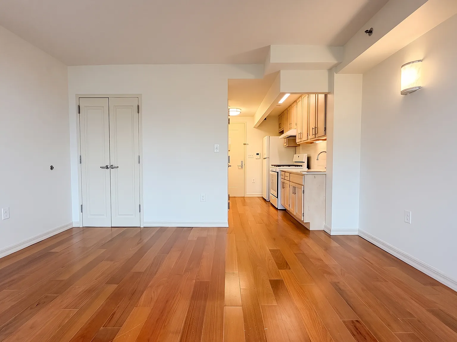 645 Gates Avenue — Photo 3
