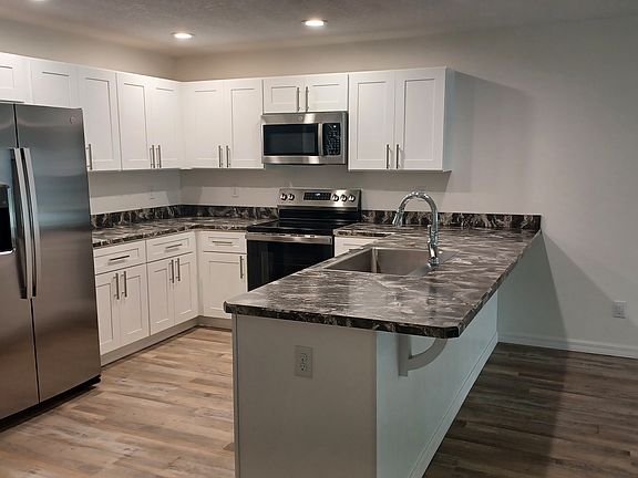 4th image of 435 Woodview Dr #435