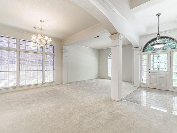 4th image of 5211 High Glen Ct