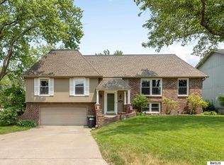 2605 S 167th Avenue Cir, Omaha, NE 68130