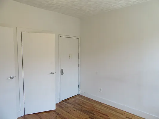 Rented by Lucky Apt Inc | media 40