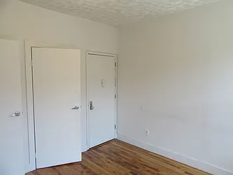 Rented by Lucky Apt Inc