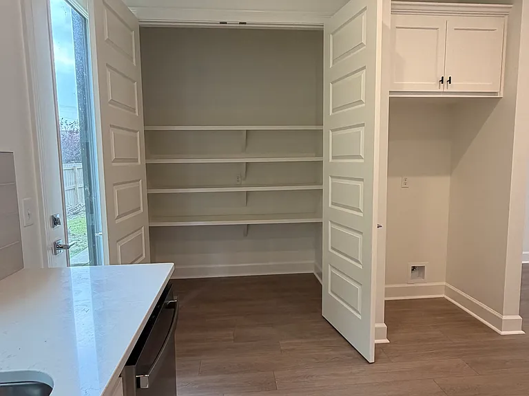 1510 Kaliste Saloom Rd — Photo 12