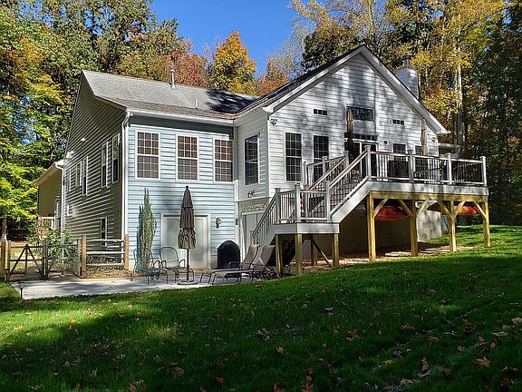 3rd image of 8100 Chester Ct