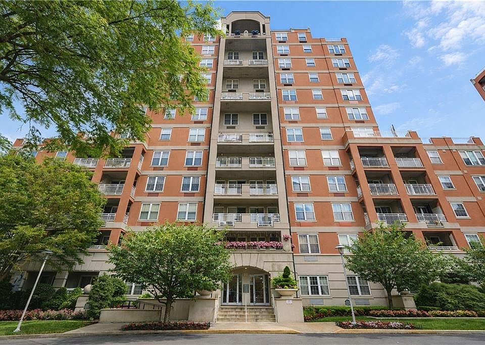 1st image of 55 Oceana Dr E #Penthouse 3e