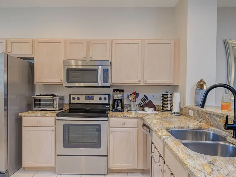 8223 Parkstone Pl #102 — Photo 12