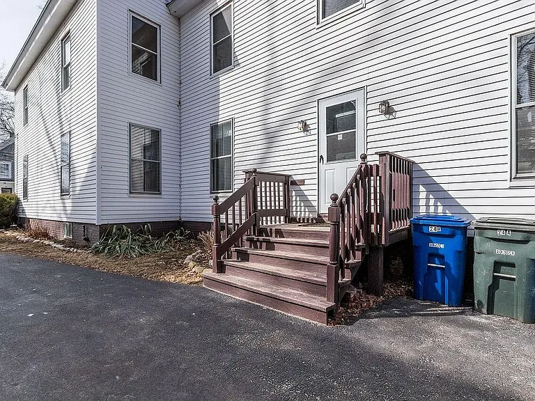 24 Lamb St #B — Photo 17
