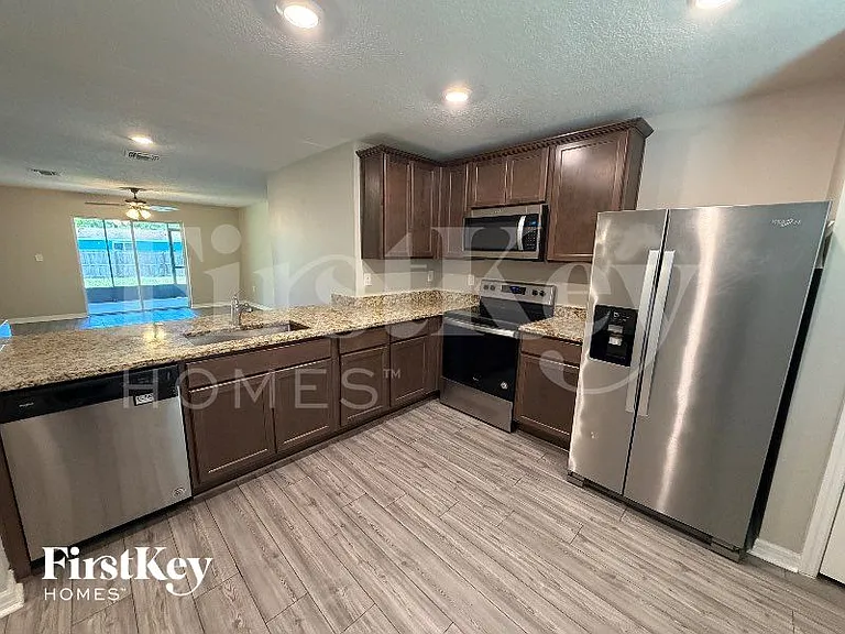 280 Edgevale Rd SE — Photo 7