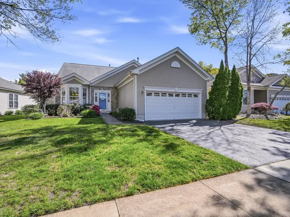 121 Southampton Dr, Galloway, NJ 08205