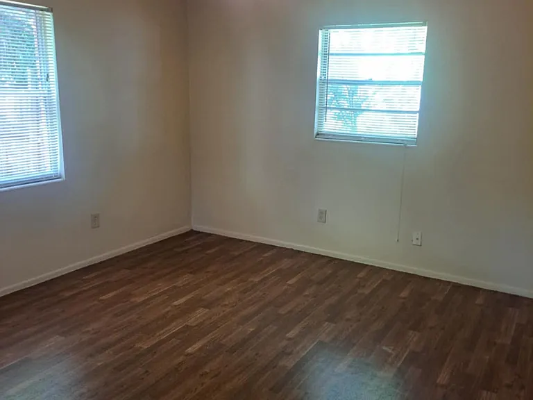 3018 E Jefferson St — Photo 6