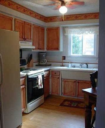 hardwood floor-all appliances stay