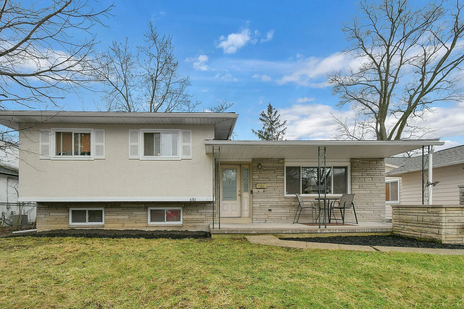 4761 Scarlet St photo 1