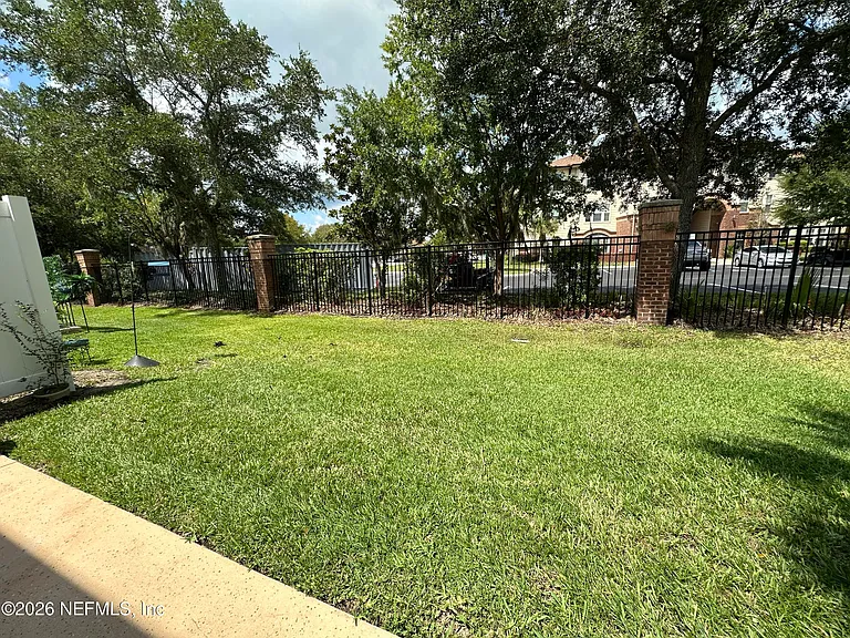137 Monte Carlo Ct — Photo 28