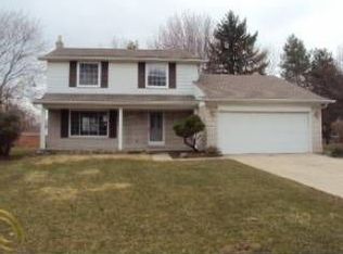 27435 Elsworth Dr, Farmington Hills, MI 48336