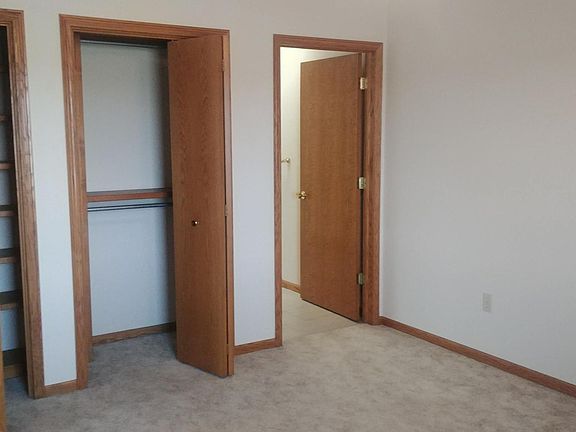 3rd image of 2902 Nottingham Dr