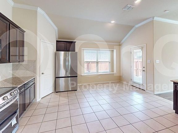 3rd image of 5117 Texana Dr