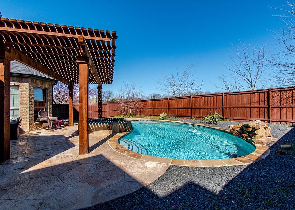 2nd image of 366 Spring Meadow Dr