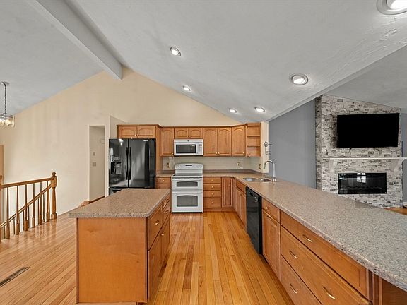 5th image of 5 Jessica Ln