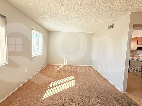 4th image of 3102 E Cicero St #101