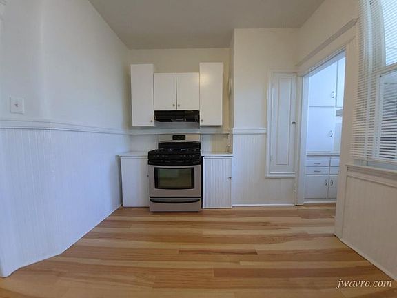 2nd image of 60 Valparaiso St