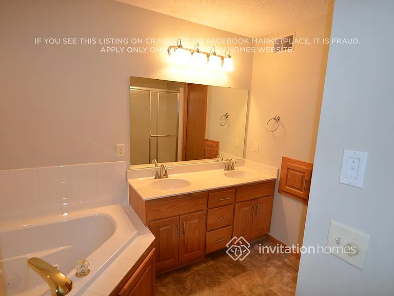 930 118th Ln NE — Photo 6