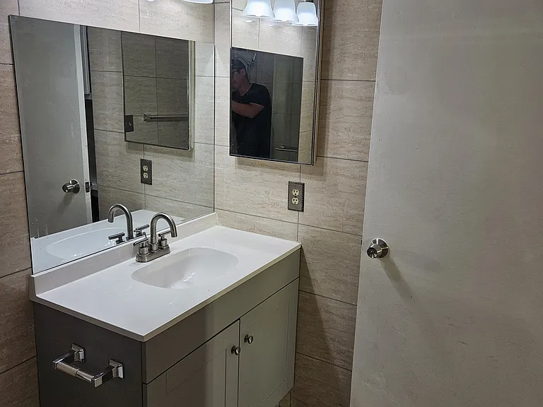 1042 W Pine St #A — Photo 5