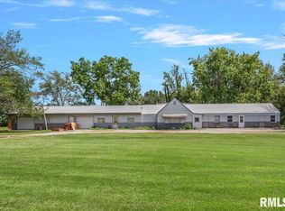 526 N Railroad Ave, Blue Mound, IL 62513