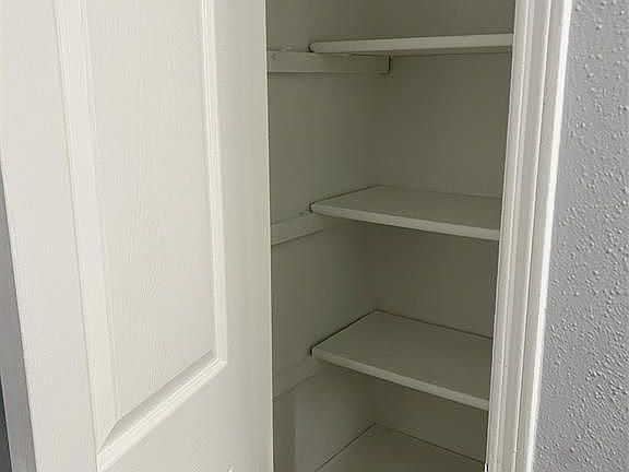 4th image of 3330 Dawnwood Dr