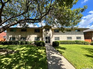 223 W Silver Sands Dr APT 8, San Antonio, TX 78216