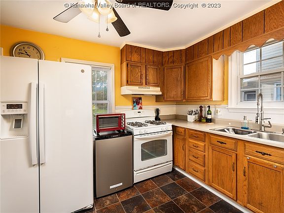 4th image of 6516 Maccorkle Ave SE