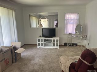8460 Riverview St, Dearborn Heights, MI 48127