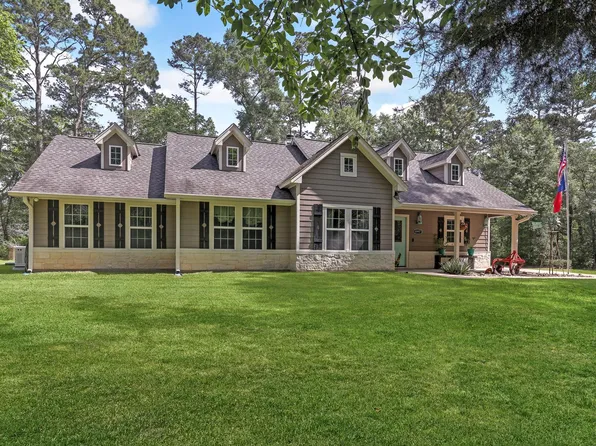 8997 Hickory Rd, Plantersville, TX 77363