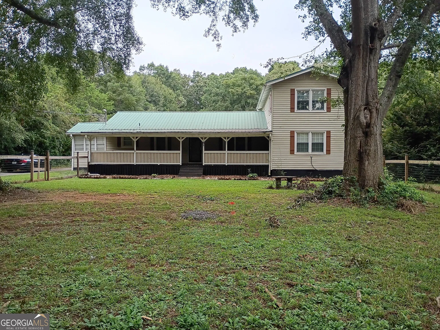 4 bed, 2.0 bath, 2192 sqft, $2,250 — Photo 3