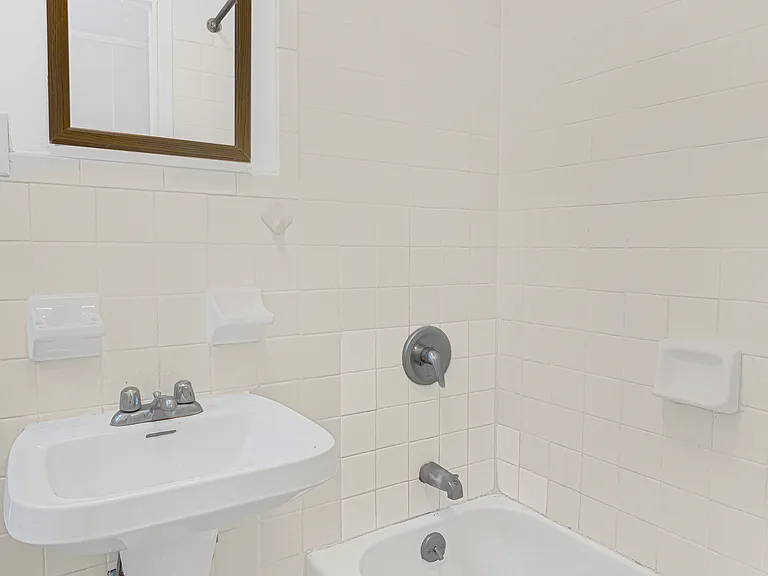 529 E 13th St #4A — Photo 12